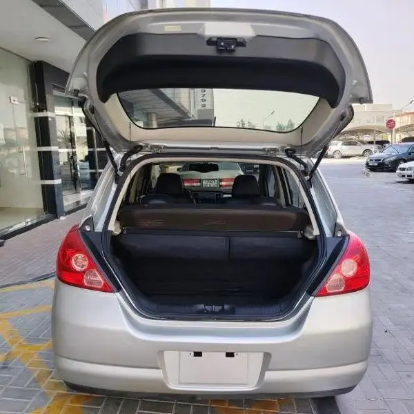 

Автоматические стойки багажника с пружиной для Nissan Tiida Versa C11 2007-2012, задняя дверь багажника, автоматическая открытая подъемная опора, амортизатор