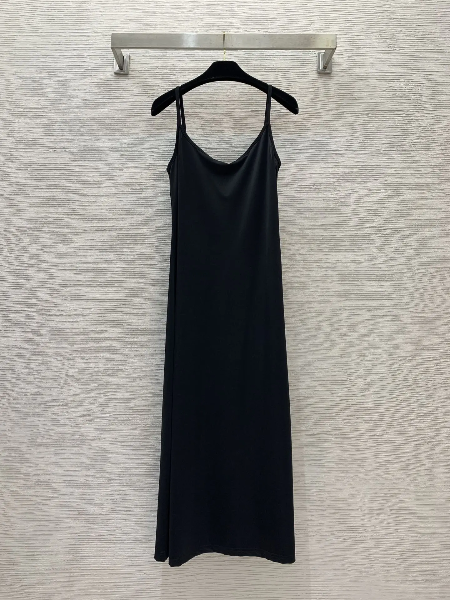 

2024 Autumn/Winter New Women's Strap Dress, Embroidered High Elasticity Fabric, Sexy and Casual, Multi functional Slimming Strap