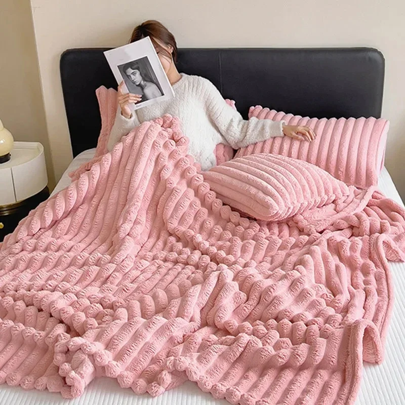 

2023New Artificial Rabbit Plush Warm Blankets for Beds Soft Coral Fleece Sofa Throw Blanket Comfortable Thicken Bed Sheet Autumn