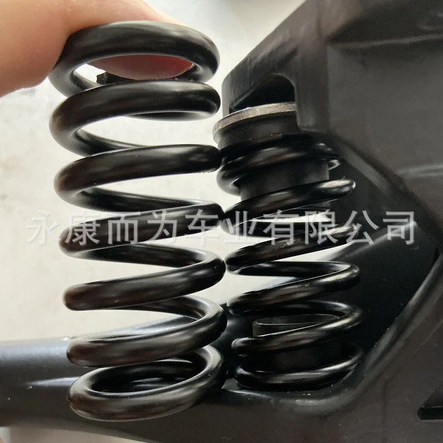 Un gruppo sospensione a molla rigida per camion fuoristrada