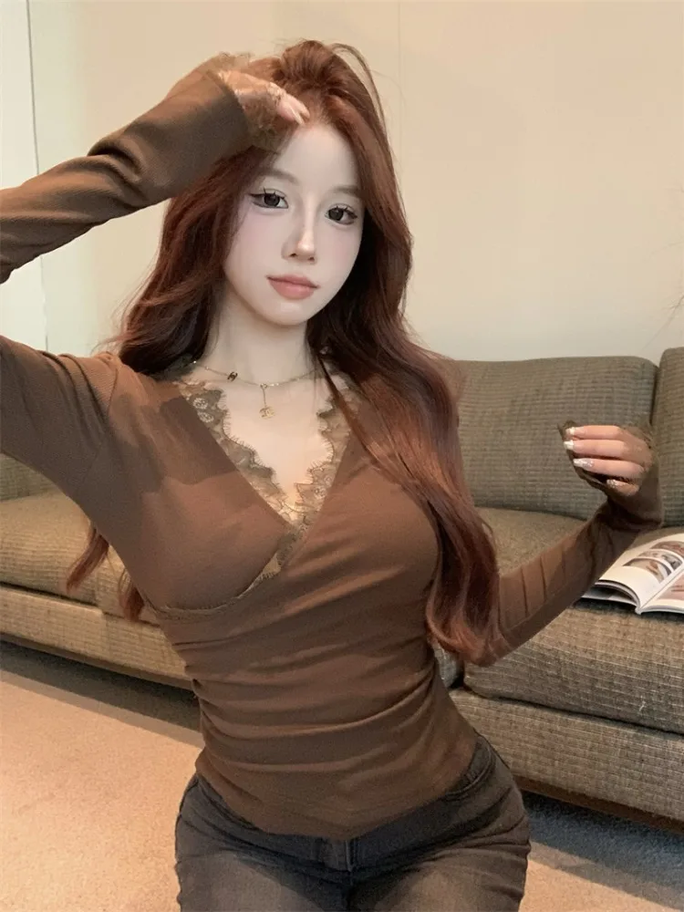Elegant Lace Panel Long Sleeve Base Shirt Women's V-neck Cross Design Slimming Short Style Top for Autumn Winter Inner Wear