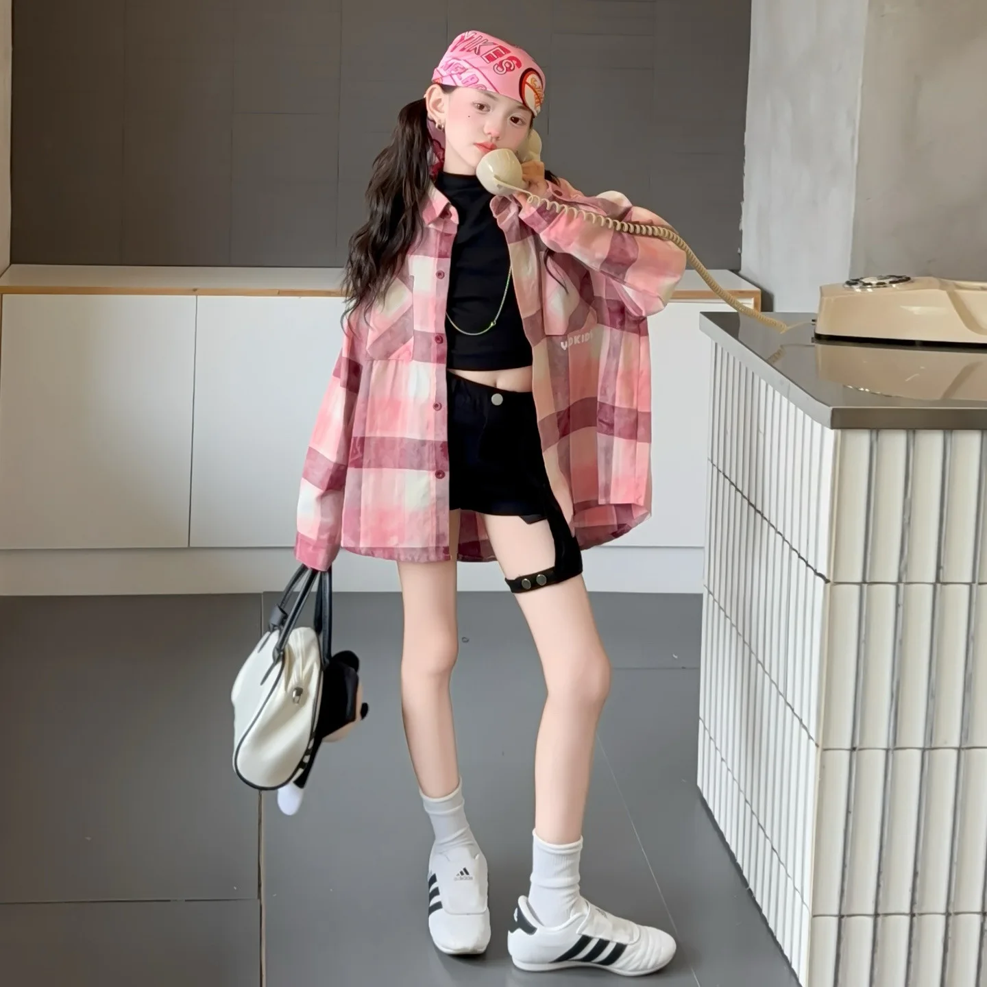 

Kids Girls Autumn Korean T-shirt Junior Girls Plaid Long Sleeves Top Children Girls Single-breasted Turn Down Collar Shirts