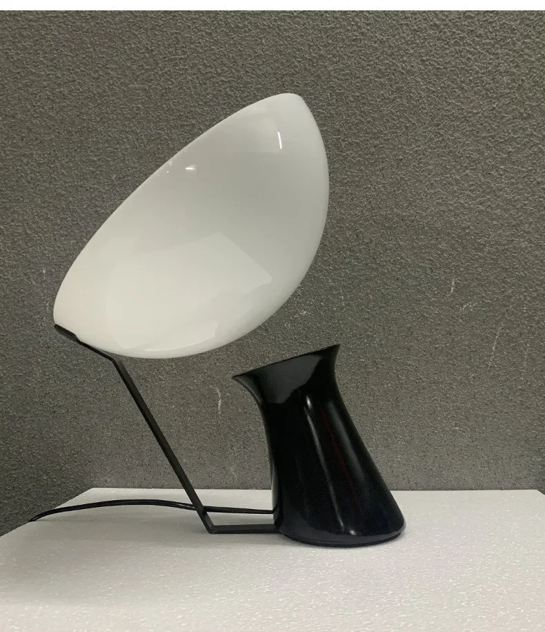 NEW Danish Designer Table Lamp for Living Room Bedroom Bedside Reading Lamp Creative Home Decoration Lighting Warm Light