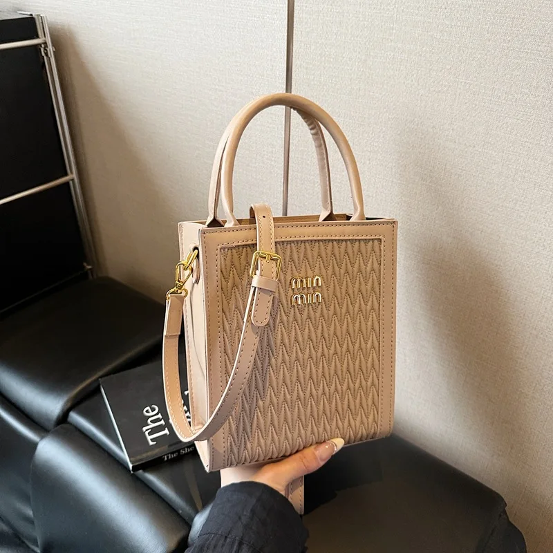 2025ミニスクエアバッグ 韓国風クロスボディバッグ レディース 高級トートバッグ 取り外し可能なコインパース付き