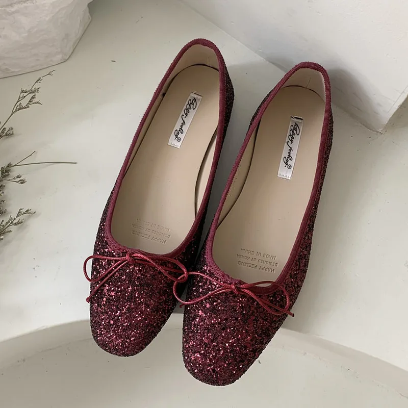 2024 Nieuwe Rode Strook Merk Vrouwen Platte Schoenen Mode Bling Dames Elegante Balletschoenen Platte Hak Zachte Outdoor Casual Ballerina \'S