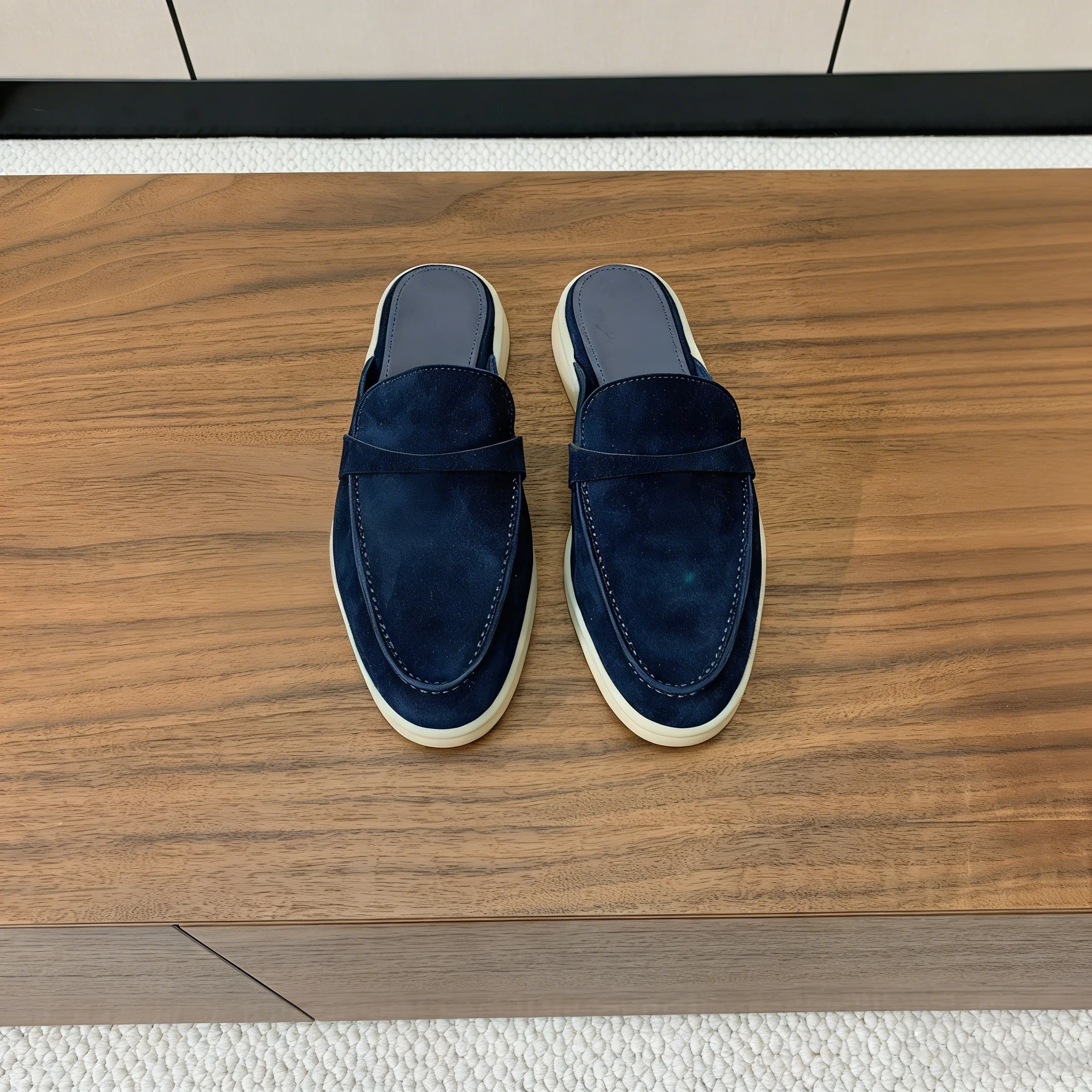 

High-End Fashionable Sheepskin Comfortable Unisex Casual Shoes Stylish Leather Footwear for Men And Women