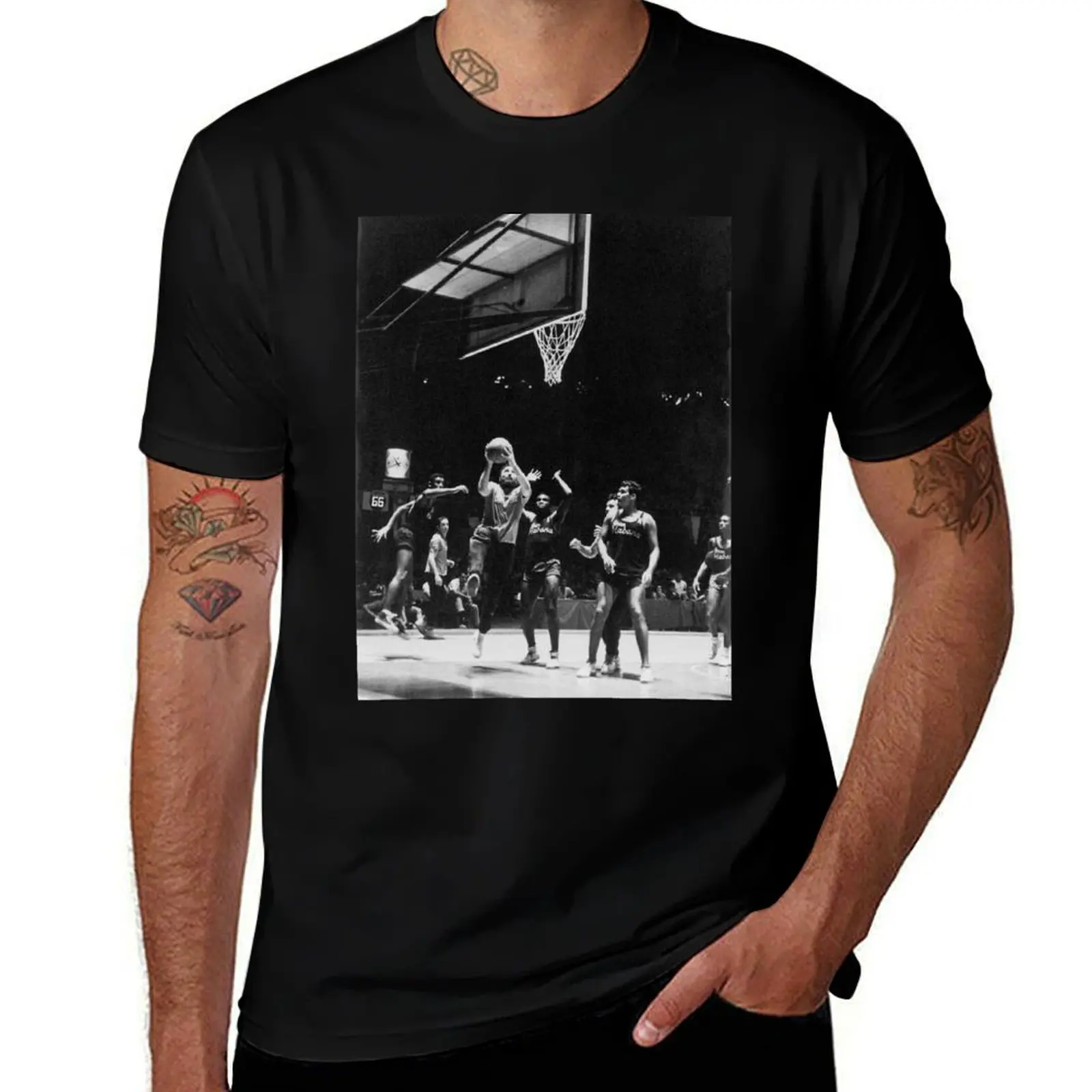 

Fidel Castro Playing Basketball T-Shirt man t shirts for men casual man t shirt graphic t shirt custom print T-shirt