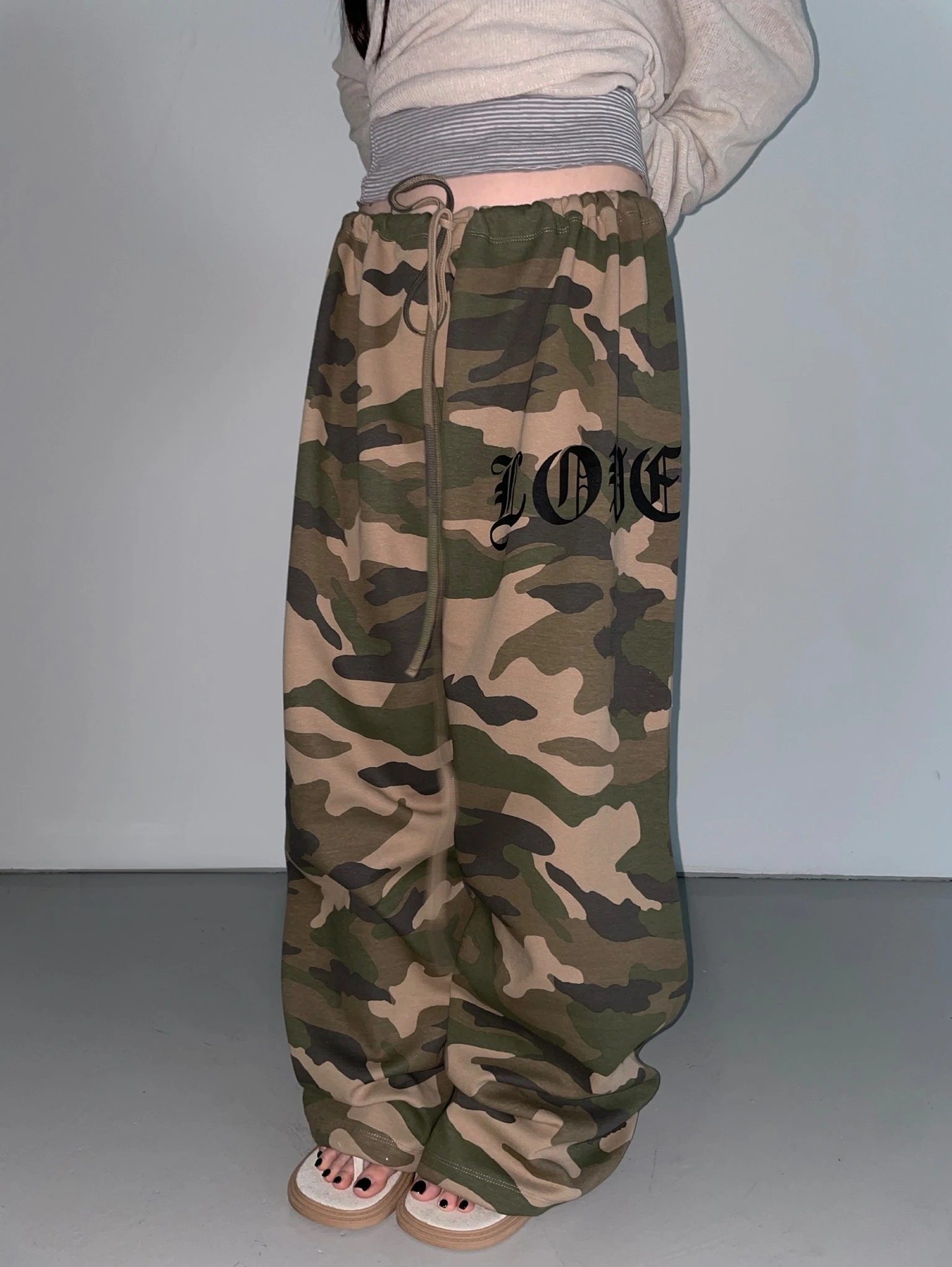 Pantalones de chándal de pierna ancha sueltos Street Sle American Sle Sanskrit estampado camuflaje Y2K letras pantalones casuales cómodos