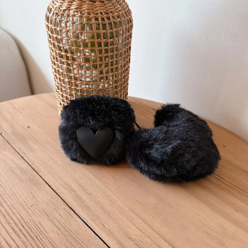 シンプルなぬいぐるみハート型Appleイヤホンケース Apple AirPods3/4対応 ソリッドカラー 落下防止PRO2/PRO3対応