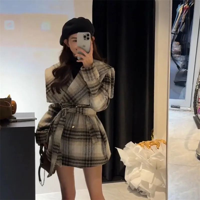 2025 Autumn Winter Plaid Woolen Coat Women New Korean Style Waist Cinching and Slimming High-Quality Mid Length Cotton Jacket