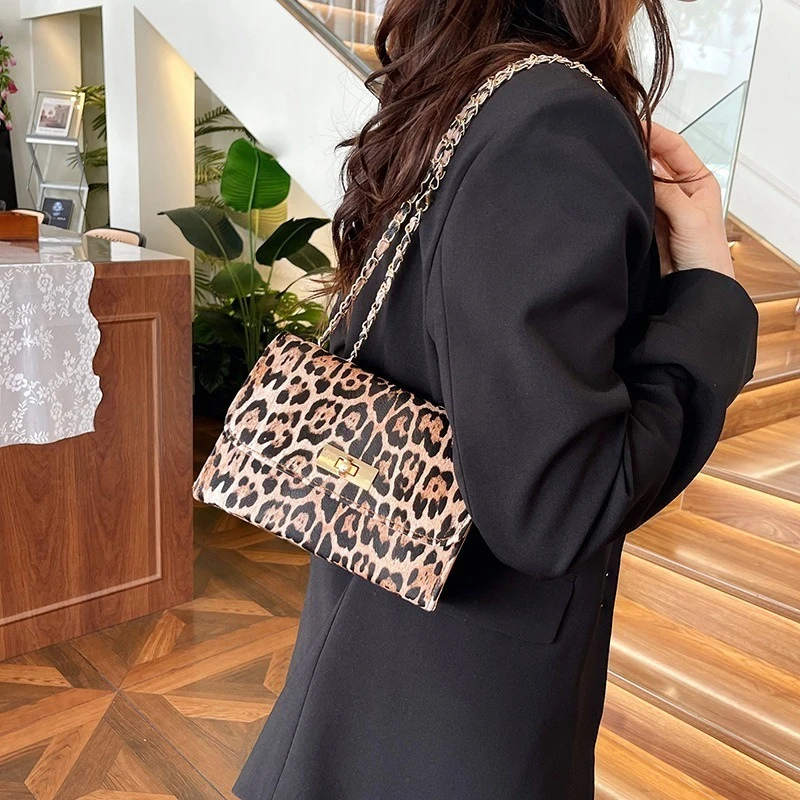 Retro Underarm Crossbody Bag Women's Fashionable Tote Bag with Spot Pattern Stylish Spring New Arrival Medium Hardness Polyester