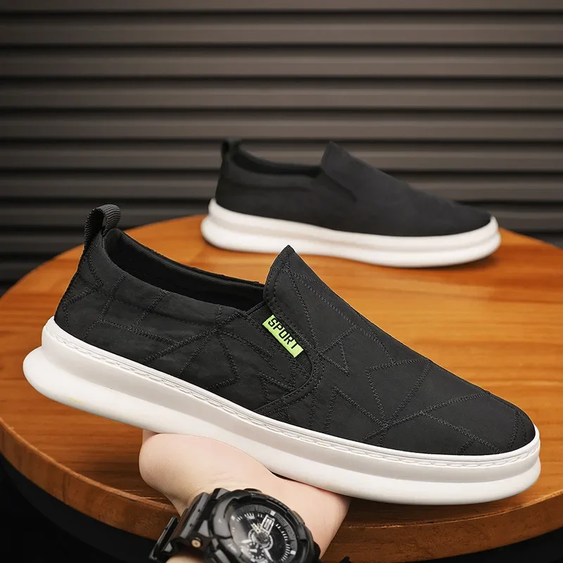 Men Sneakers Light Casual Shoes Men Breathable Walking Flat Driving Slip on Shoes Man Loafers Zapatillas Hombre 2025