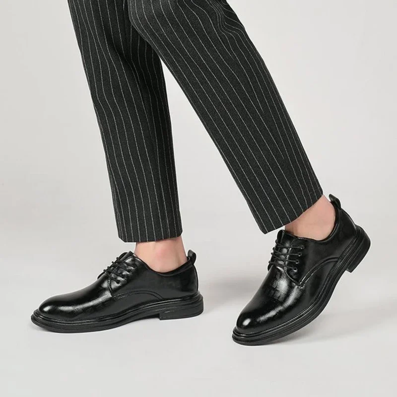 

Мужская социальная обувь с круглым носком на шнуровке в клетку для молодых студентов, черная официальная модная мужская обувь высокого качества Gentleman 39, новые модельные туфли