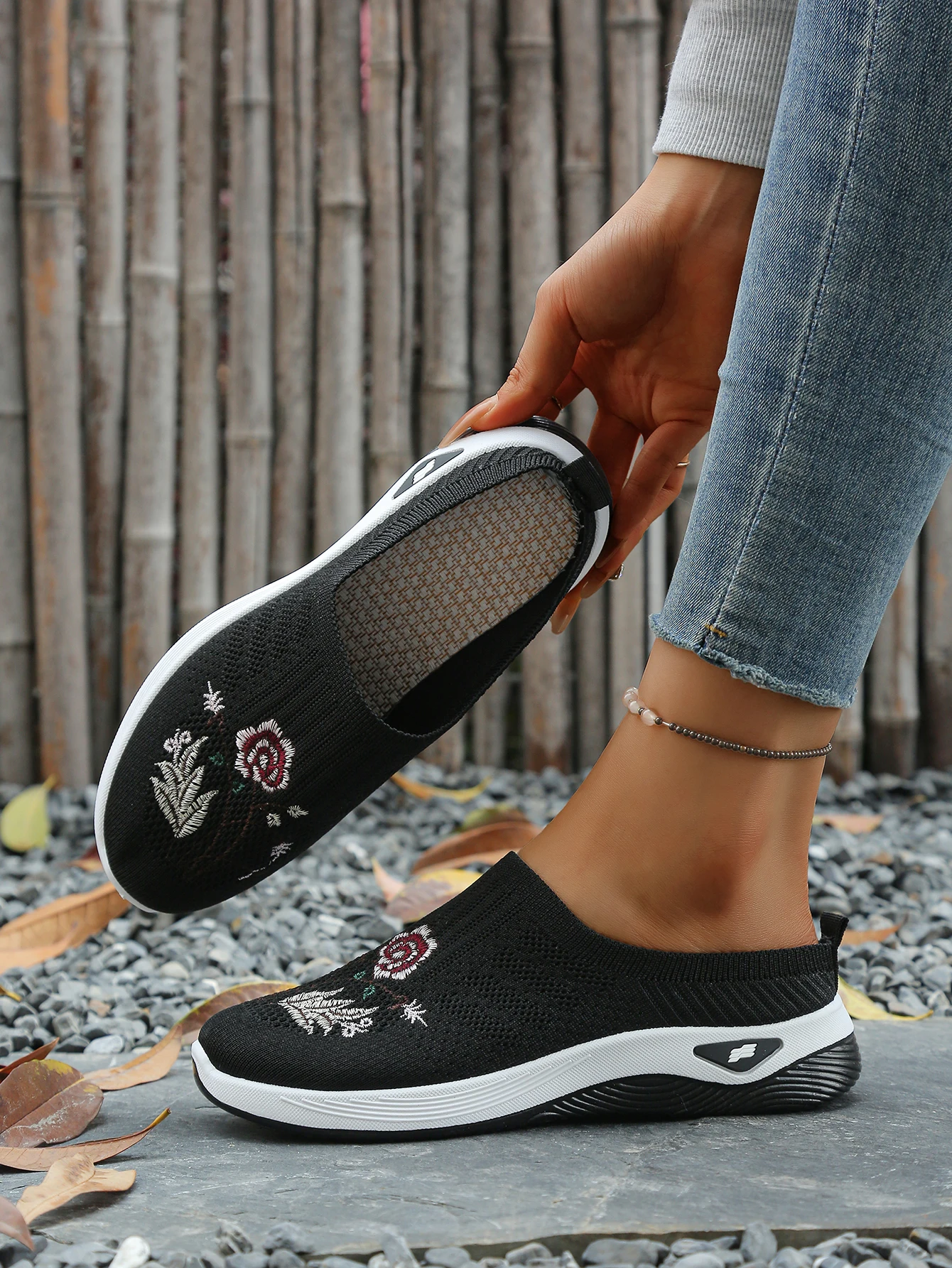 Große Größen Damen Rückenfreie Plateau-Sneaker mit Blumenstickerei, Mesh-Slipper, rutschfeste, bequeme Freizeit-Slipper für Senioren zum Gehen – Detail 17