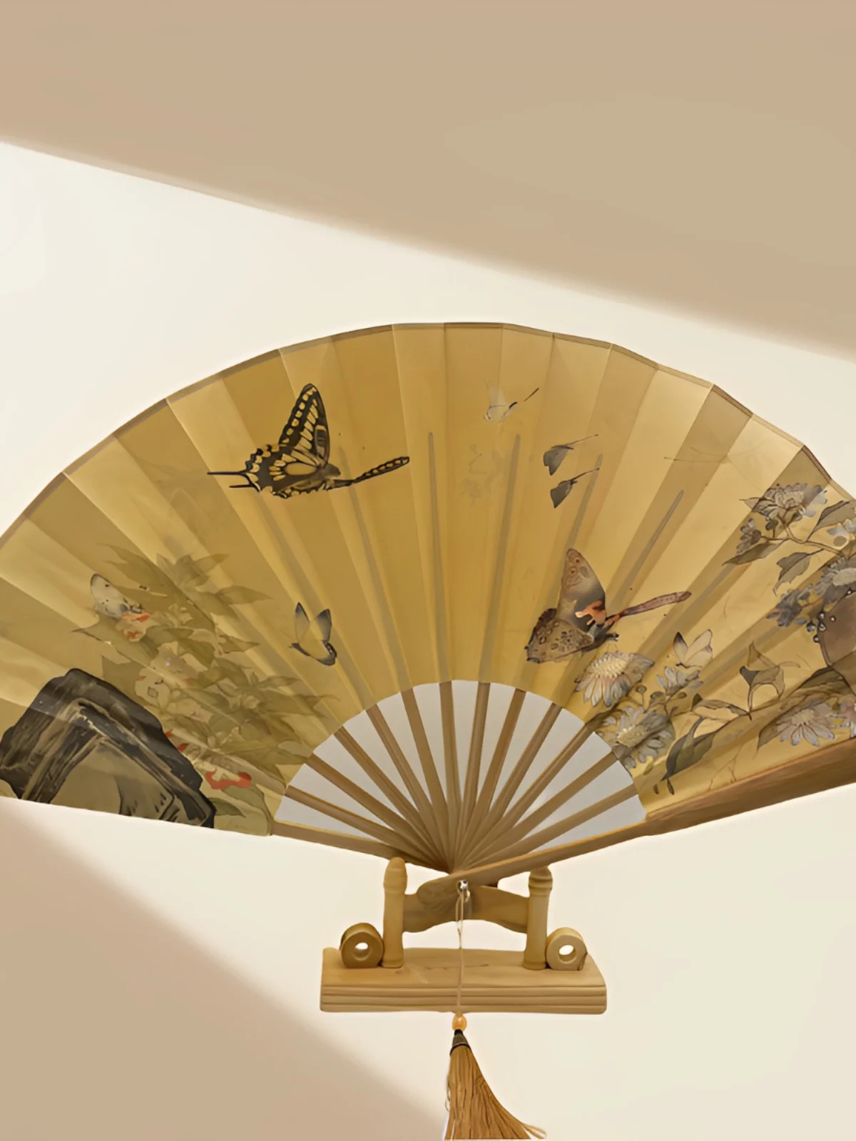

Fengming Original 9 Inch Ancient Chinese Fan Dance New Hanfu Style Folded Silk Dance Fan Traditional Ming Period Design Daily...