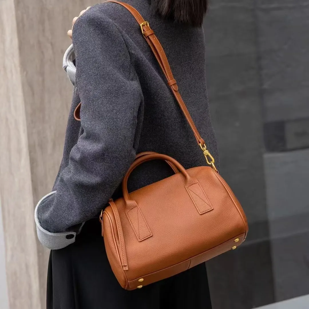 حقيبة يد نسائية كبيرة من الجلد 2026 ذات طبقة علوية بسيطة من جلد البقر، حقيبة يد فاخرة بتصميم كروس بكتف واحد