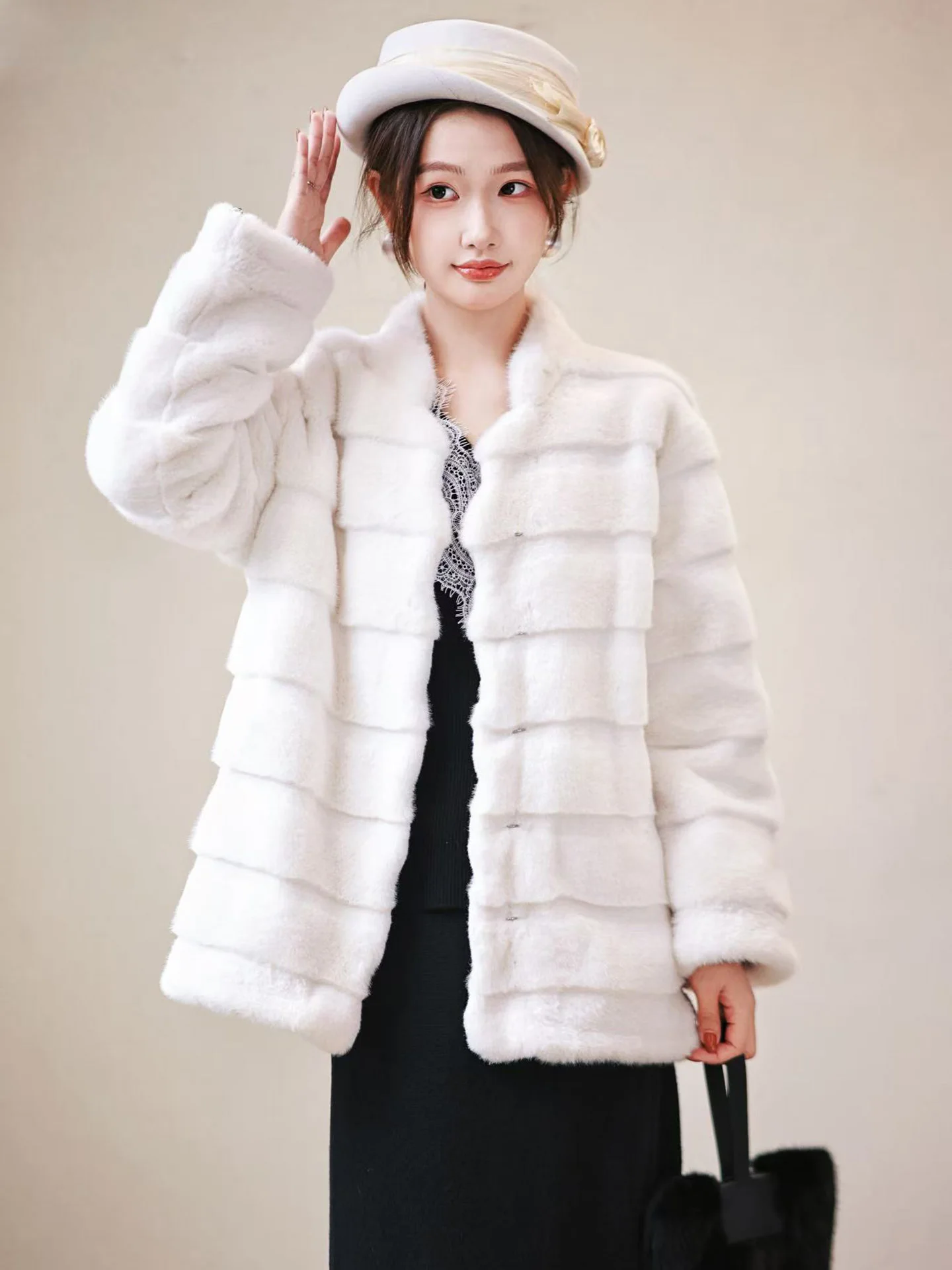 

Экологичная шуба свободного кроя из меха белого кролика с воротником для заснеженных районов, простая и стильная