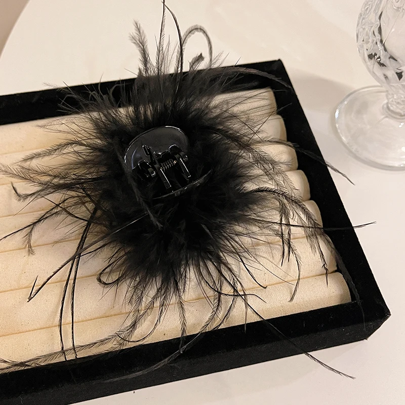 

Ostrich Feather Small Medium Hair Claw Clips Crab Clamps Women Girls Ponytail Hair Barrettes Hair Accessories Winter Fashion
