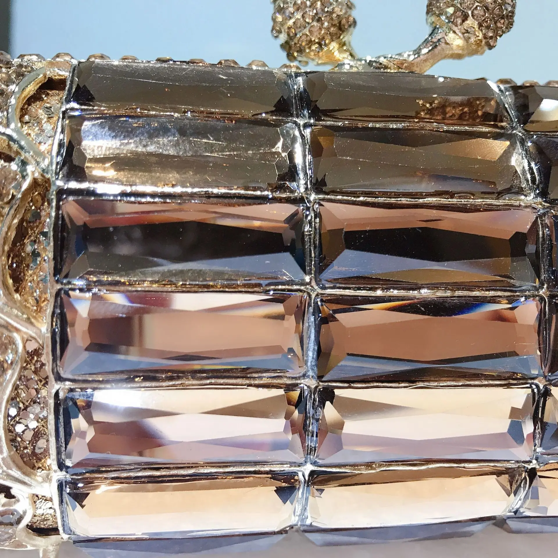 Metal Diamond Evening Bag Golden Apricot Brown Glass Diamond Clutch Bag Cylindrical Bag Luxury Designer Handbags Elegant Bag