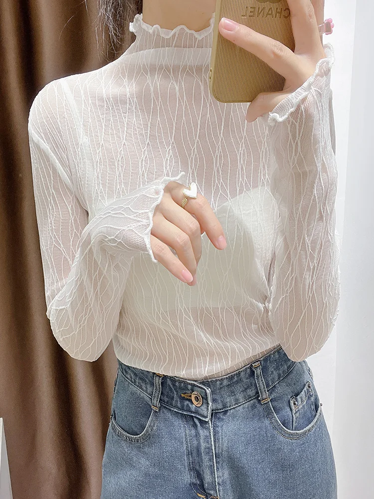 

Женская тонкая осенняя базовая блузка Slim Fit с высоким воротником, кружевными вставками и вырезами, с деревянным цветочным узором, в корейском стиле, для повседневной носки.