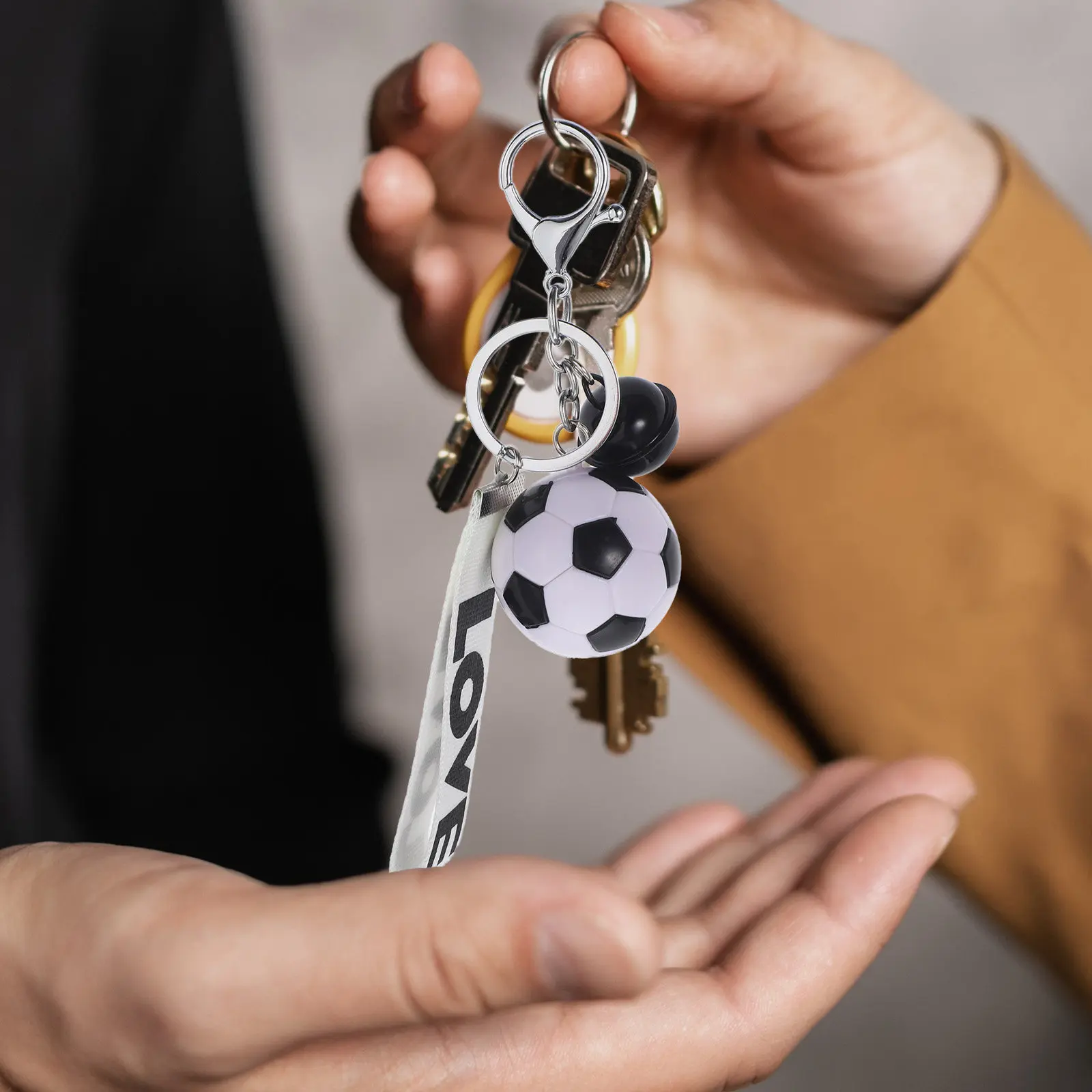 5Pcs Sports Key Chains Soccer Key Rings Fashion Elegant Design Wear Resistant Safe for Men Women Soccer Lovers Car Bag Charm