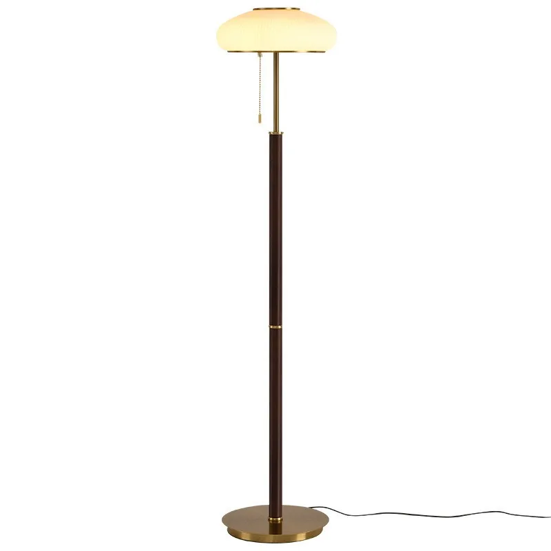 

Retro light luxury desk lamp, high-end living room sofa, bedroom, French medieval American modern atmosphere floor lamp