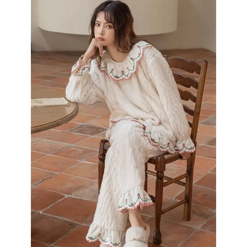 2023 New Coral Velvet Autumn Winter Pajamas Women Fleece Thickened Winter Loungewear Long-sleeved Falbala Round Collar Sleepwear