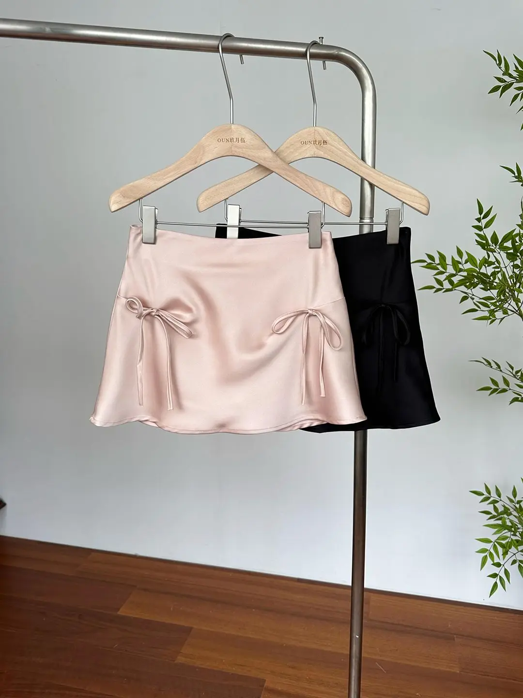 

Satin Mini Skirt Fashion Bow Women Cozy Bottoms High Waist Sexy Hot Girl Korean A-Line Skirt Streetwear Clothes American Retro