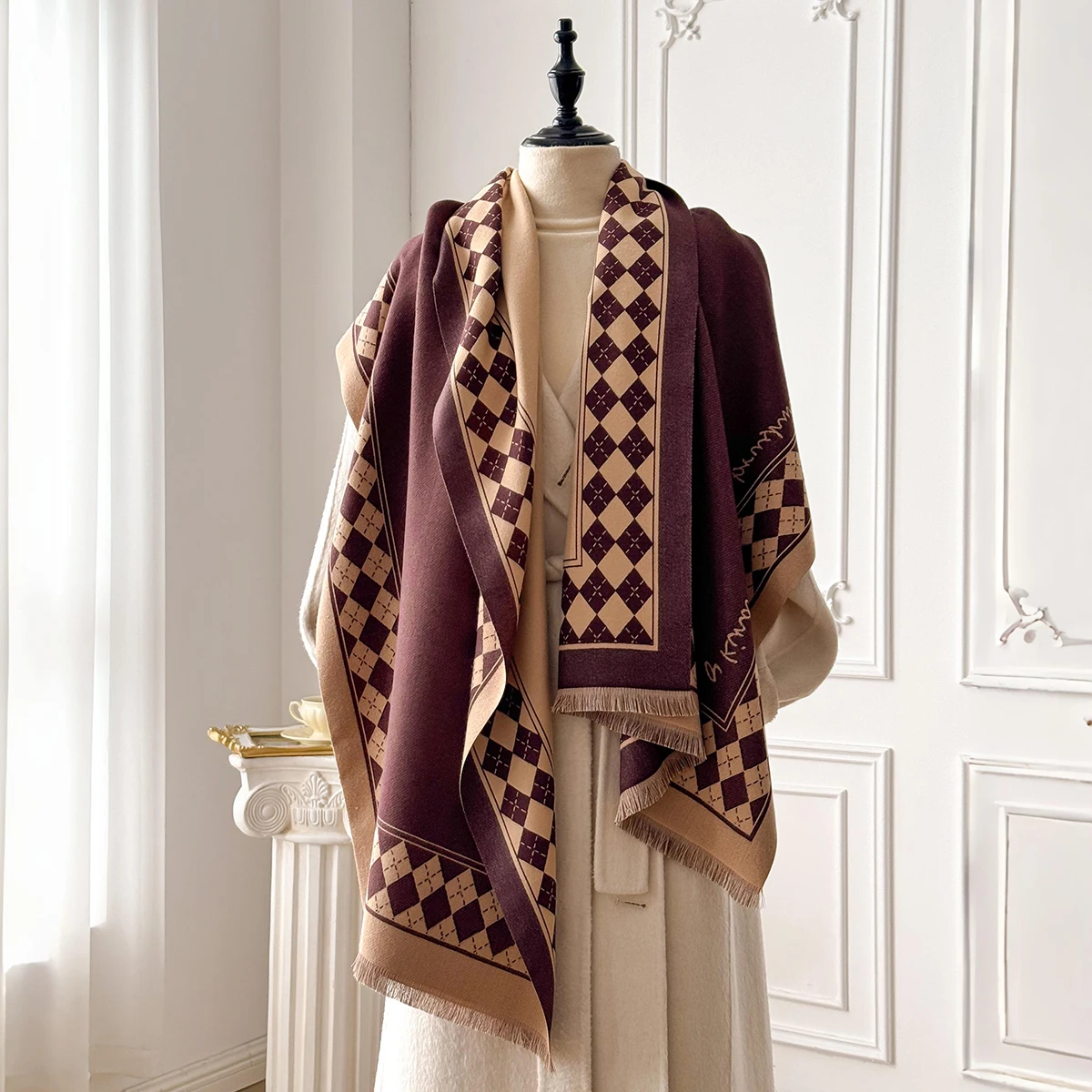 Luxury Plaid Scarf Winter Warm Cashmere Women Scarf Women Tassel Shawl Wrapped Travel Cloak Blanket Large Shawl Windproof Scarf