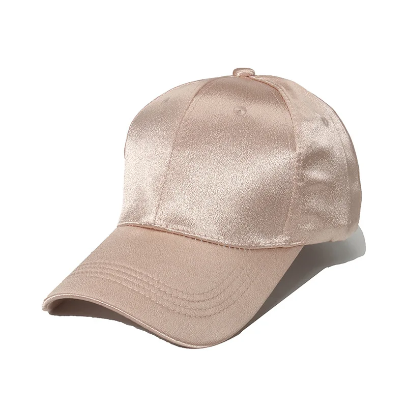 Lady's bright-colored M logo satin baseball cap, with reflective mirror-like finish. Suitable for daily outdoor use.