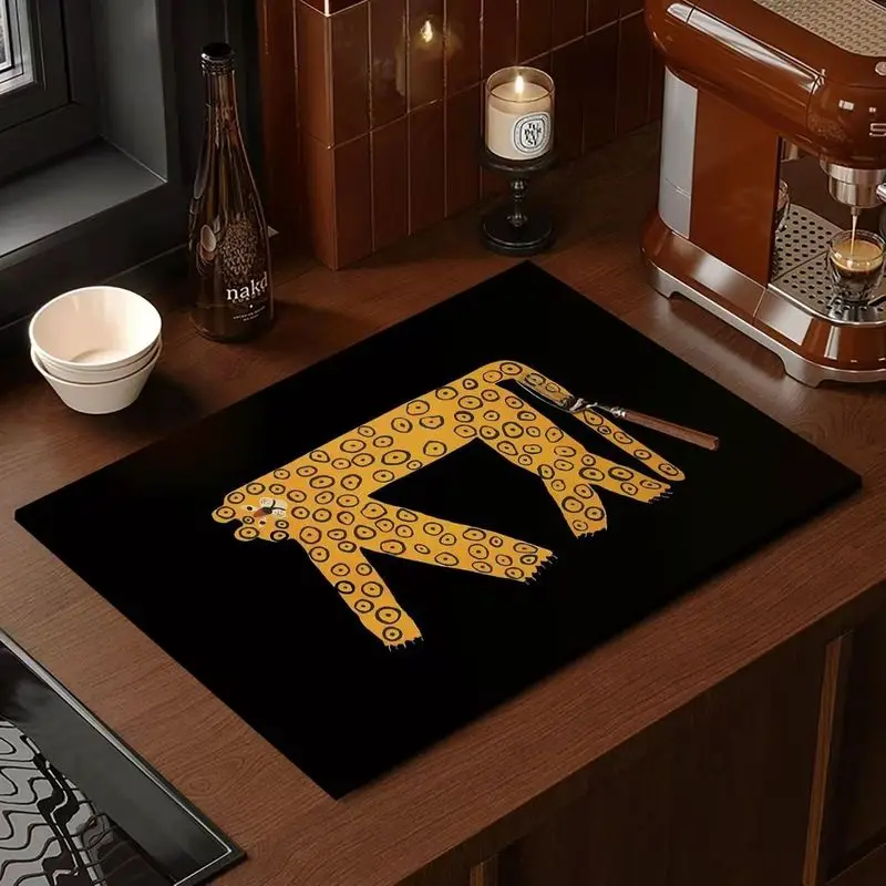 VIKAMA Dark Green Background Lion Art Kitchen Drainage Mat, Anti-Slip Coffee Machine Tableware, Protection Mat