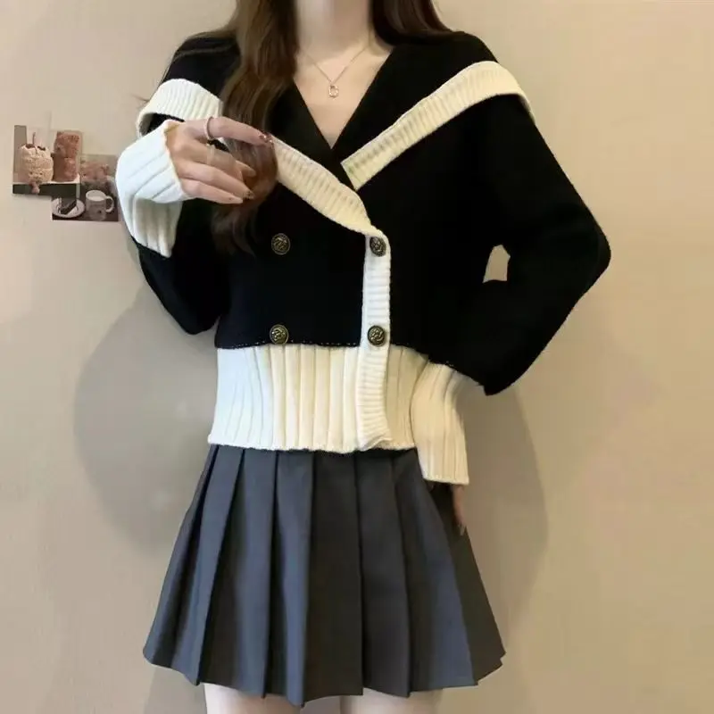 2024 Loose Navy Collar Retro Color-blocked Elegant Knitted Sweater Jacket for Women Winter Age Reduced Preppy Style Short Top