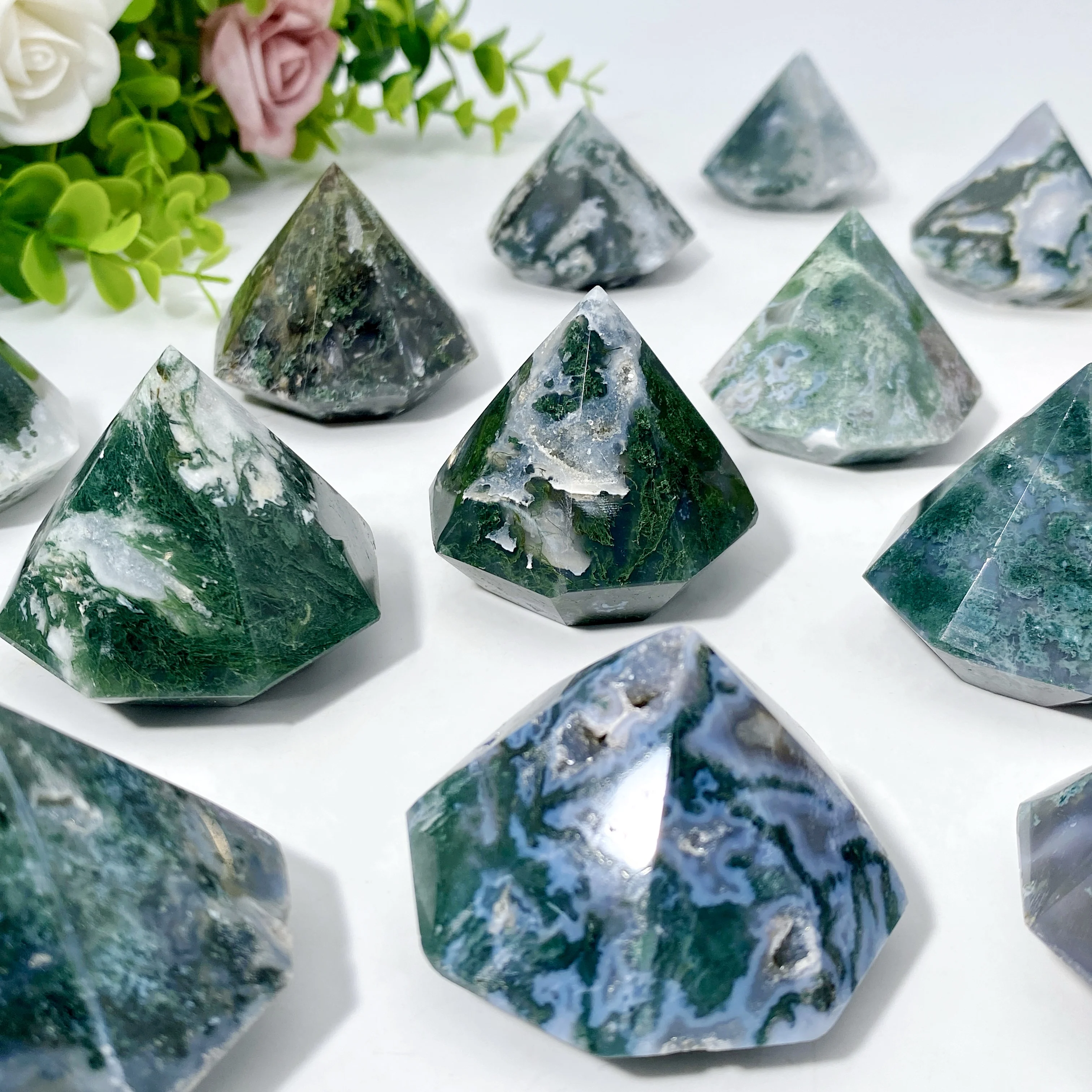 Random 1PC High Quality Moss Agate Diamond Decoration Natural Crystal Raw Stone, Birthday Gift, Scene Decoration.