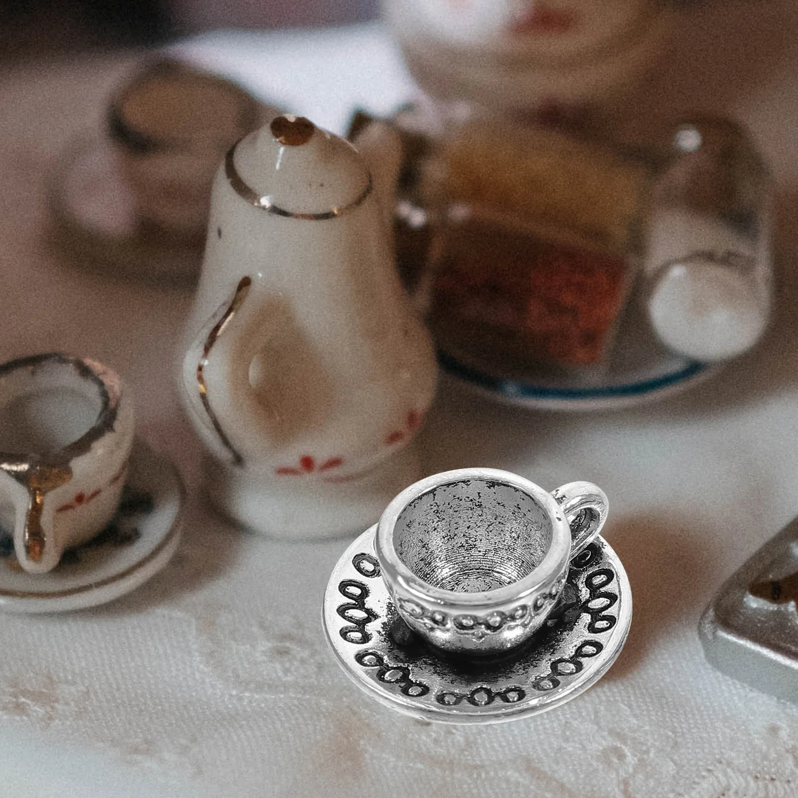 

1 set Mini Metal Teapot Set Vintage House Accessories Miniature Kitchen Playset Pretend Tea Party Decor Tiny House Mini Tea Cups