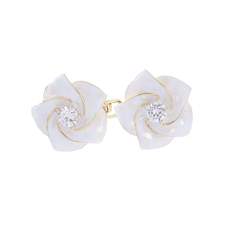 

French camellia and cherry blossom inlaid zircon waist-tightening and waist-size adjustable buckle accessory