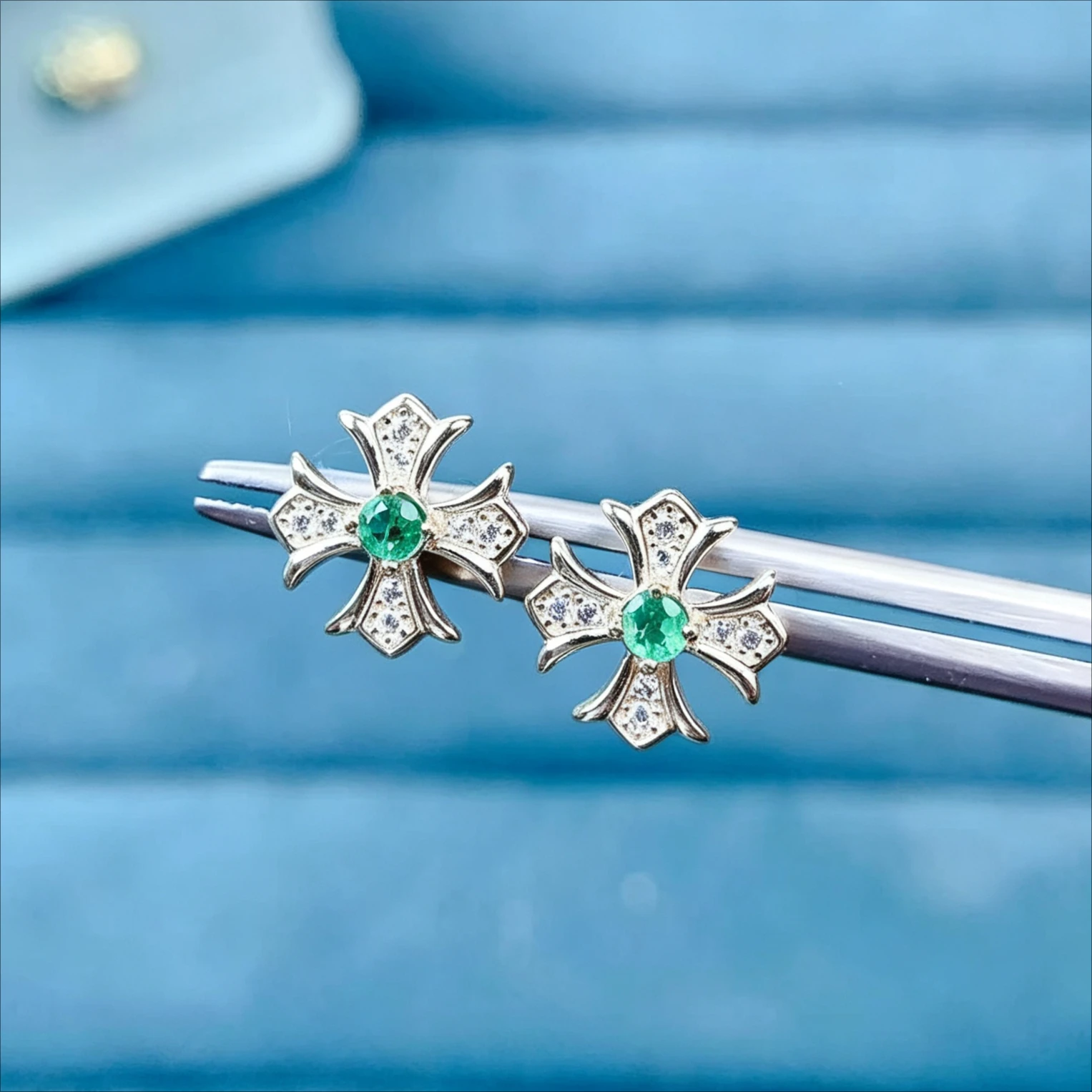 Certified Natural Emerald Earrings Antique 925 silver Cross Tiny Stud Earrings Luxury Fashion Jewelry For Ladies Party Banquet