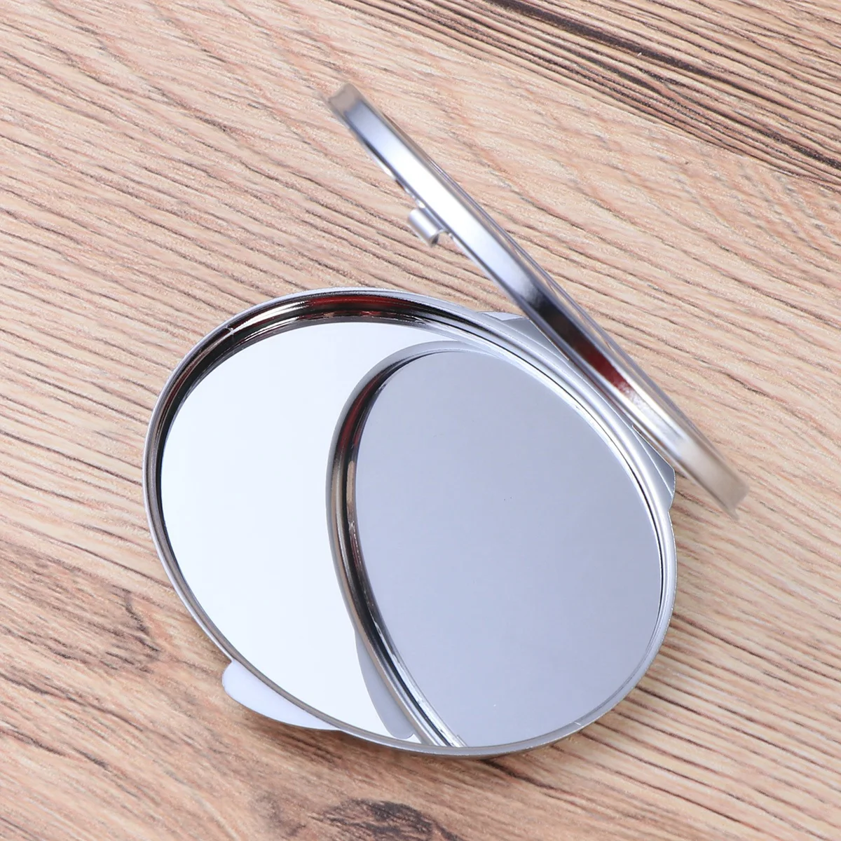 小さな楕円形の化粧鏡、折りたたみ式、ポータブル、反射面、クリアな視界、コンパクトミラー、家庭用または