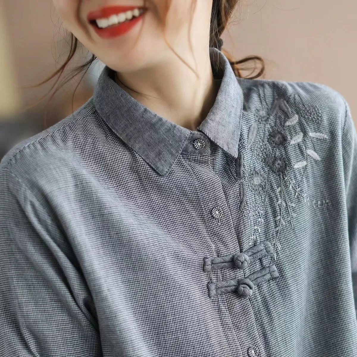 

New Vintage Long Sleeve Buttons Plaid Shirt for Women Embroidery Tops Korean Fashion Outerwear Office Ladies