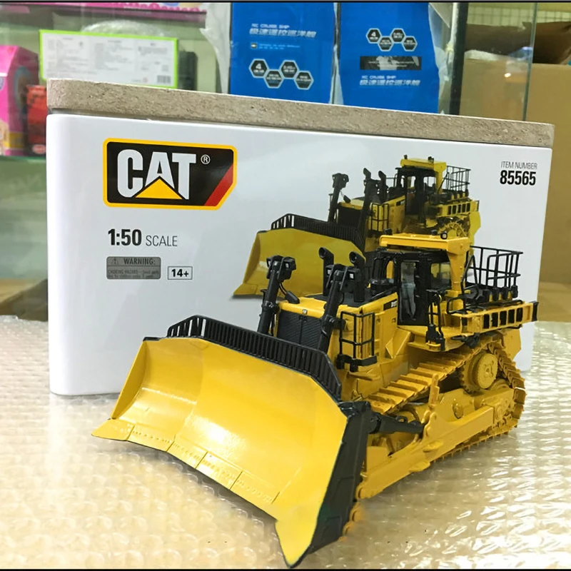 Diecast Alloy DM 85565 CAT 1:50 Scale D11T Track Type Bulldozer Engineering Vehicle Model for Adult Classic Collection Display