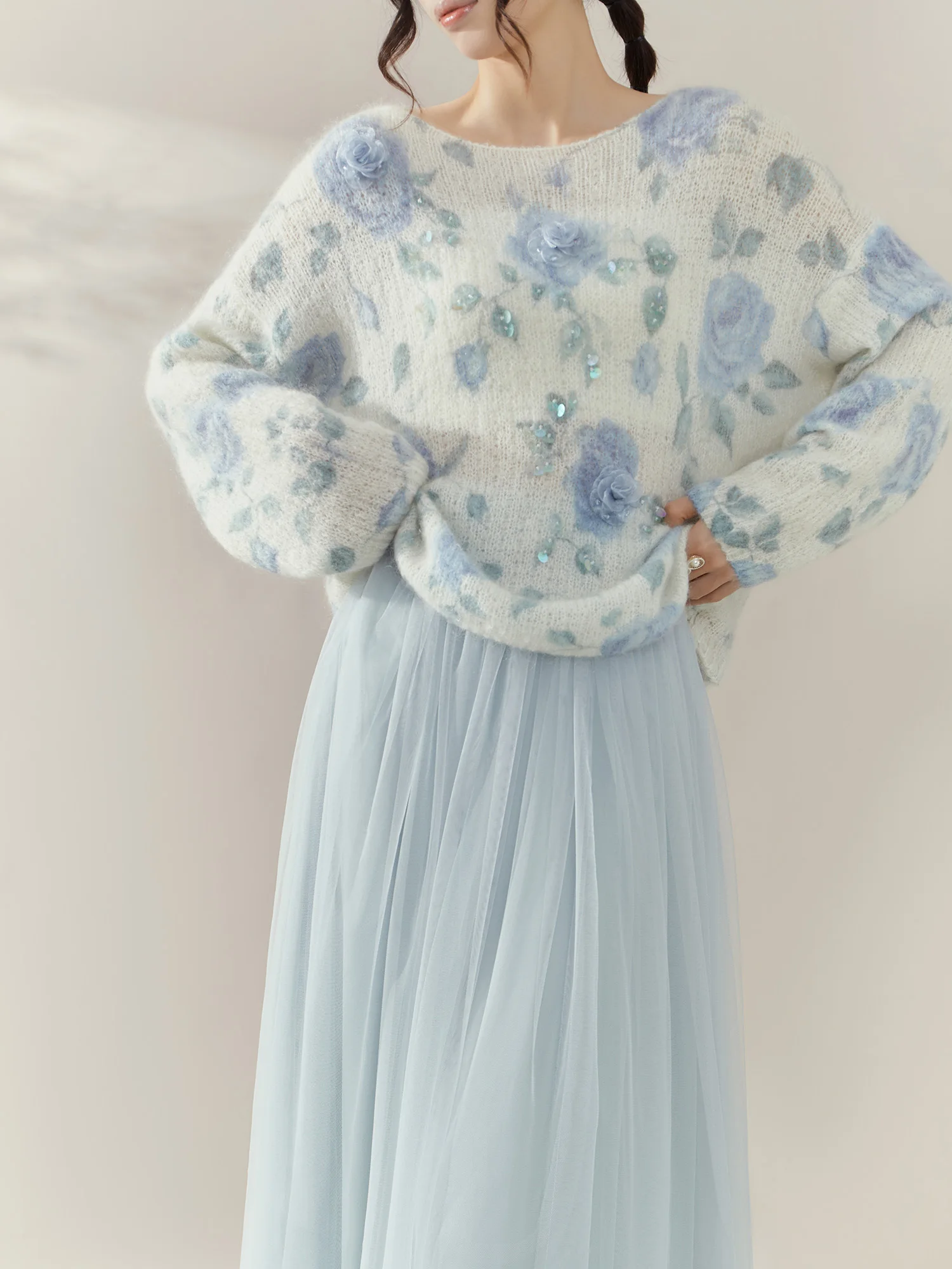 

Flowing Era Early Autumn New Sle High End Blue Flower Sequin Knitted Hoodie Women's Sweater Comfortable Loose Fit Long Sve