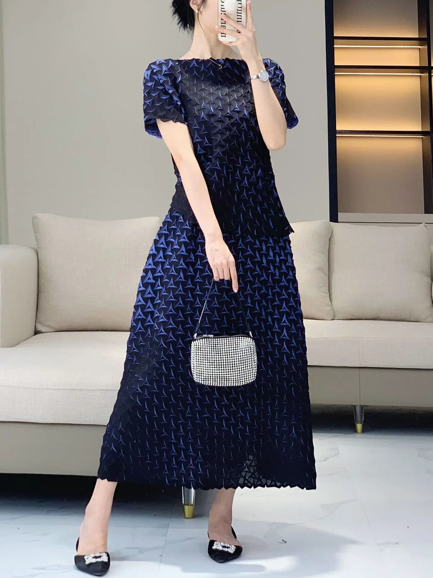 HOT  SELLING New stylish elegant round neck short sleeve top  gradient color skirt two-piece set IN STOCK view 6