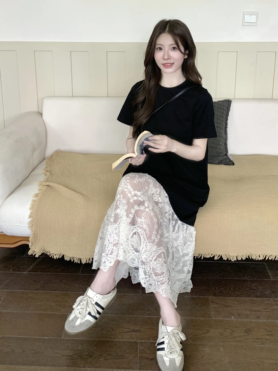 Dentelle épissure t-shirt style décontracté Dr femmes été nouveau Sle Agel polyvalent longue Dr coréen Sle trajet dentelle Patchwork