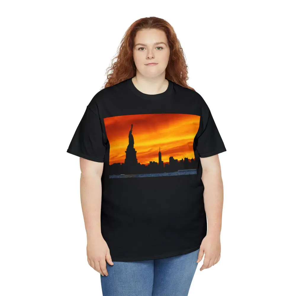 Statue Of Liberty At Sunset Unisex T-shirts For Man Woman Short Summer Tees Luxury Brand Fashion Couple's Cloths