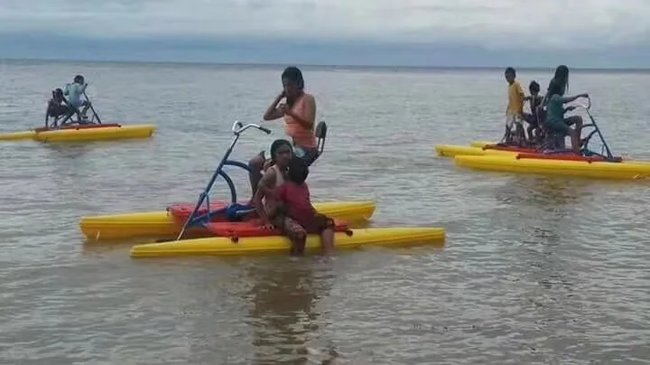 water pedal  bike boat floating bicycle water bike for salt sea water