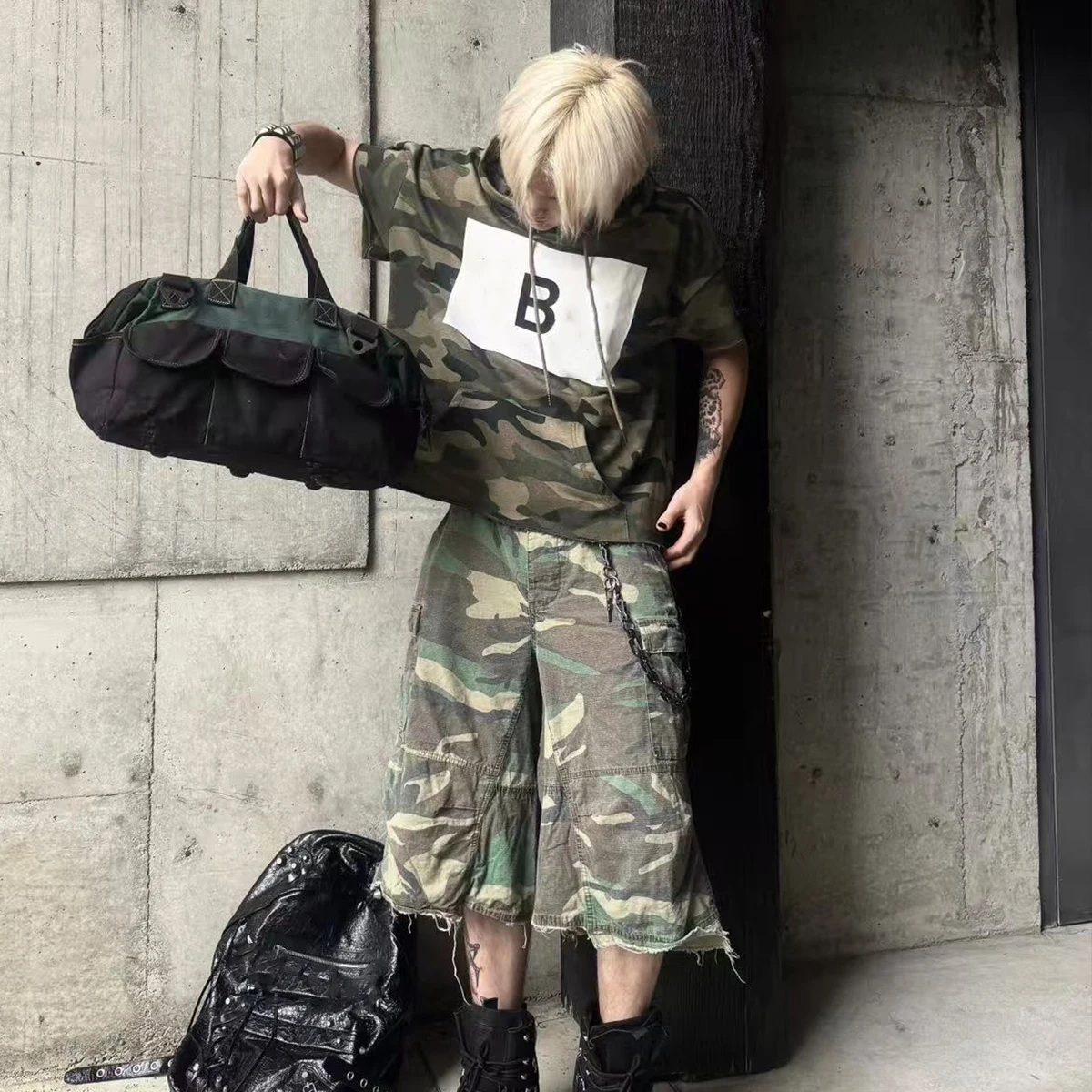 

NIGO Men Spring Summer Camouflage Printed Hooded T-Shirt Fashion High Street Retro Letter Trend T-Shirt #NGTOP12164