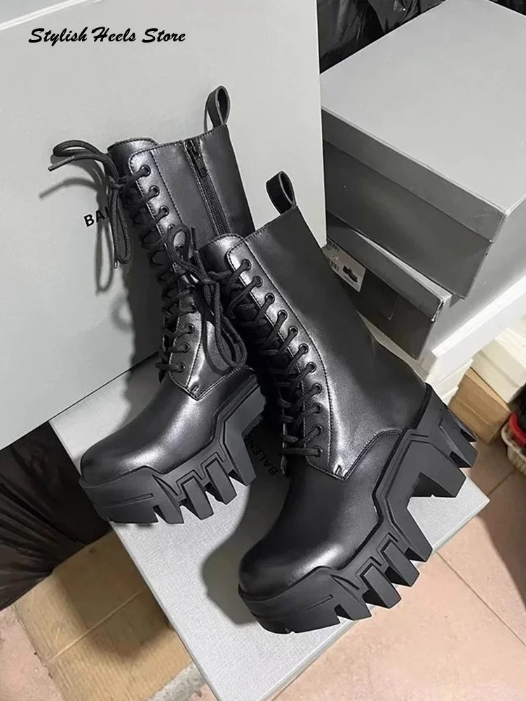 Unisex Rivet Black Motorcycle Boots Round Toe Thick Sole Side Zipper Ankle Boots Fashion Cool Height Increasing Modern Booties