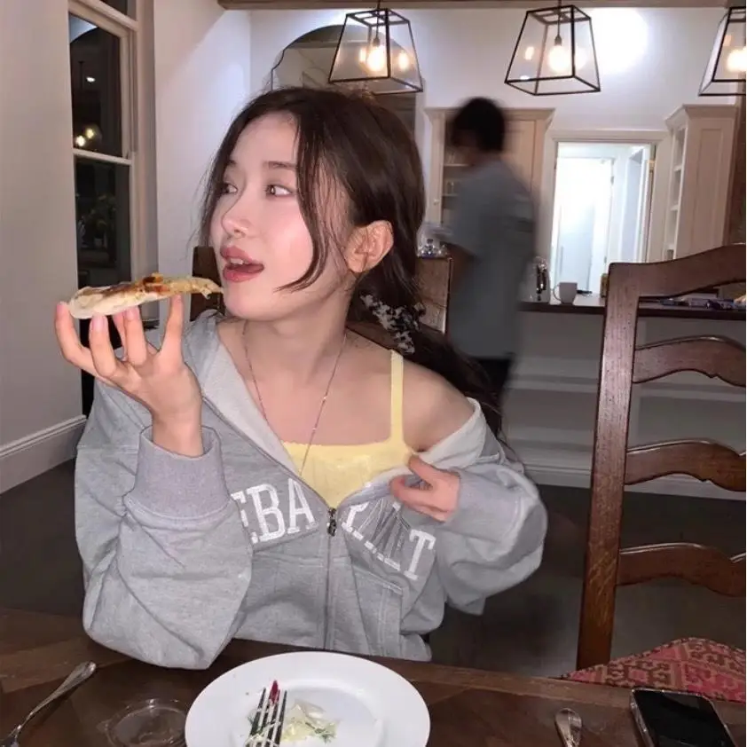 الرجعية الأمريكية طويلة Sve هوديي Jaet المرأة فضفاضة تناسب الخريف 2025 جديد Sle عادية مريحة القطن البلوز