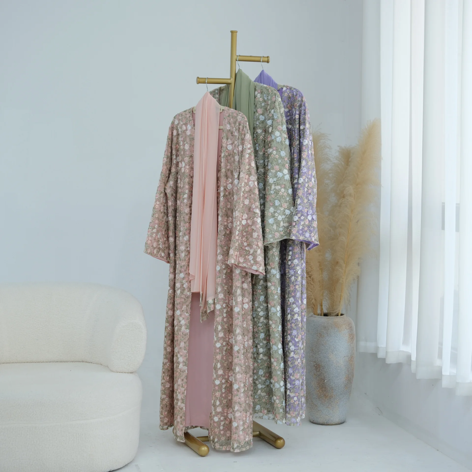 عباية دبي مفتوحة مطرزة مع طقم  - مراجعة Embroidery Kebaya وسعره