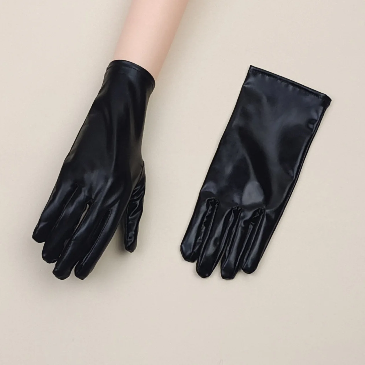 ハロウィンパテントレザー黒光沢のある革パンクスタイルスチールポールステージパフォーマンス装飾小道具コスプレショートグローブ