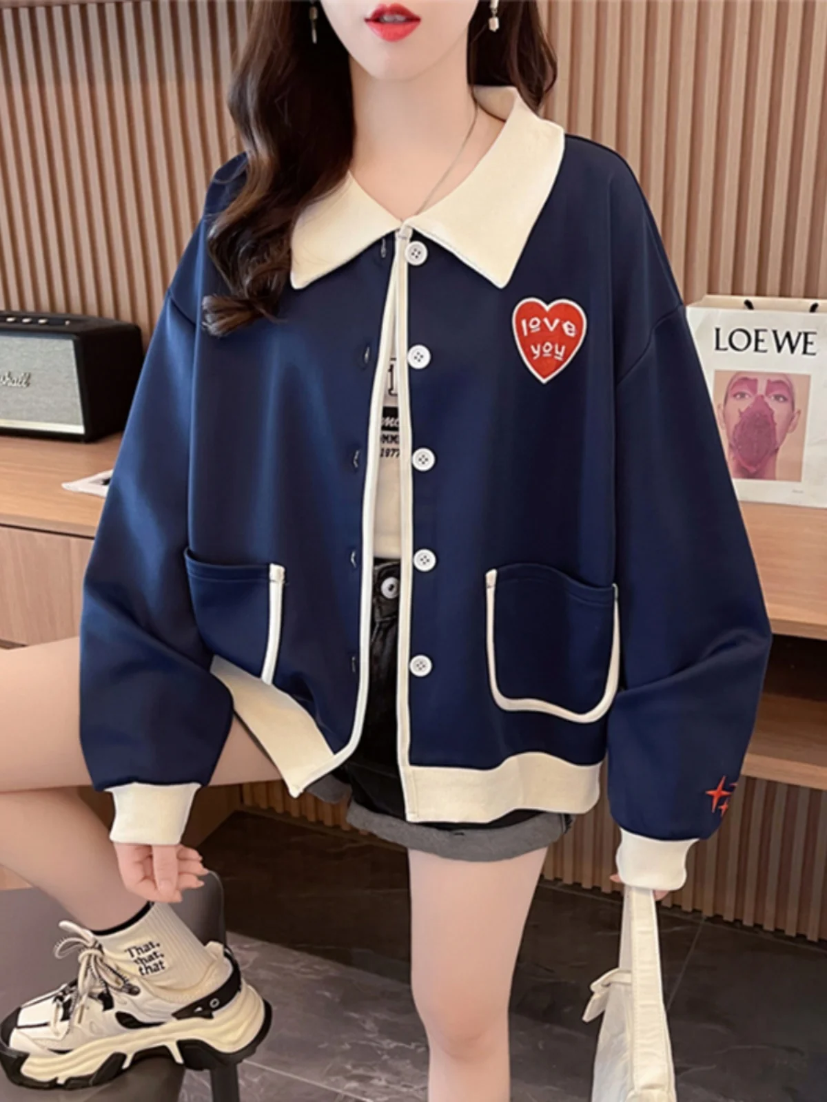 

Бейсбольные куртки красно-черные женские летние атласные с отложным воротником, элегантные, на молнии, с манжетами, на шнуровке, в спортивном стиле